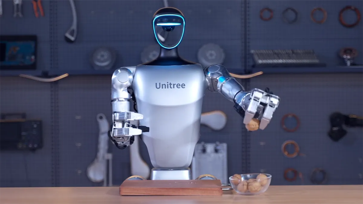 Ein Unitree Roboter beim Nüsse knacken